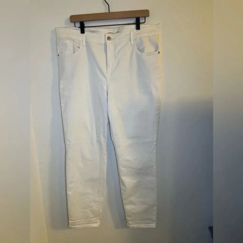 Old navy power slim straight white jeans